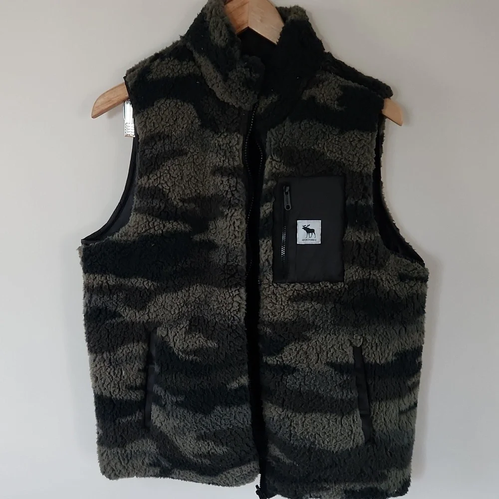 NWOT Abercrombie Reversible Sherpa Vest